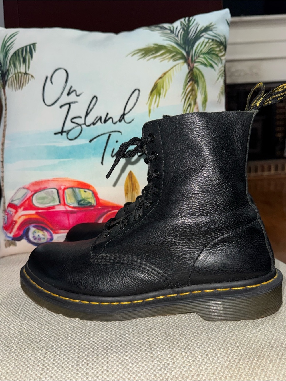 Dr.Martens Pascal Lace Boots Black Leather Size 9
In Excellent Condition